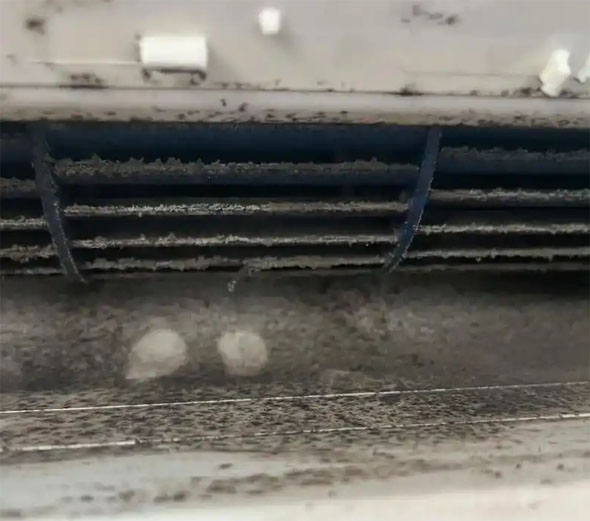 晋源空调吹的风有股烧焦味是怎么回事